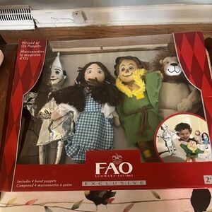 FAO Schwarz Wizard of Oz Hand Puppet Set Unopened Collectible. Great Gift!